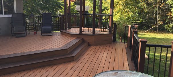 custom-deck-build-with-pergola